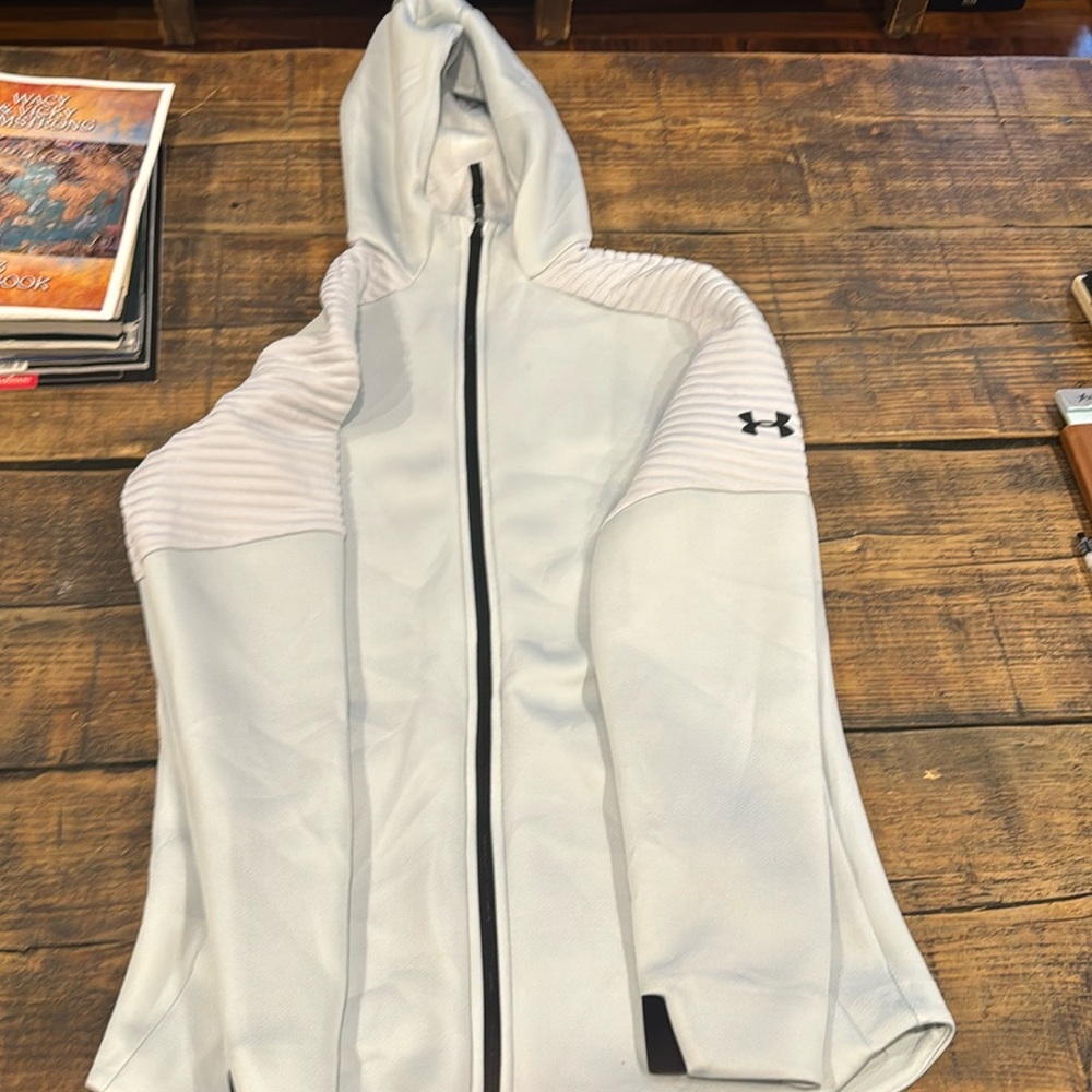 Men’s under armour hoodie